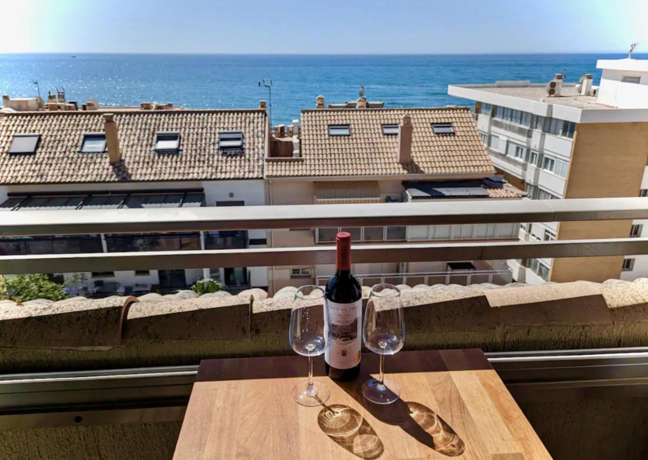 פואנגירולה Modern Penthouse Apartment - 1 Min From The Beach מראה חיצוני תמונה