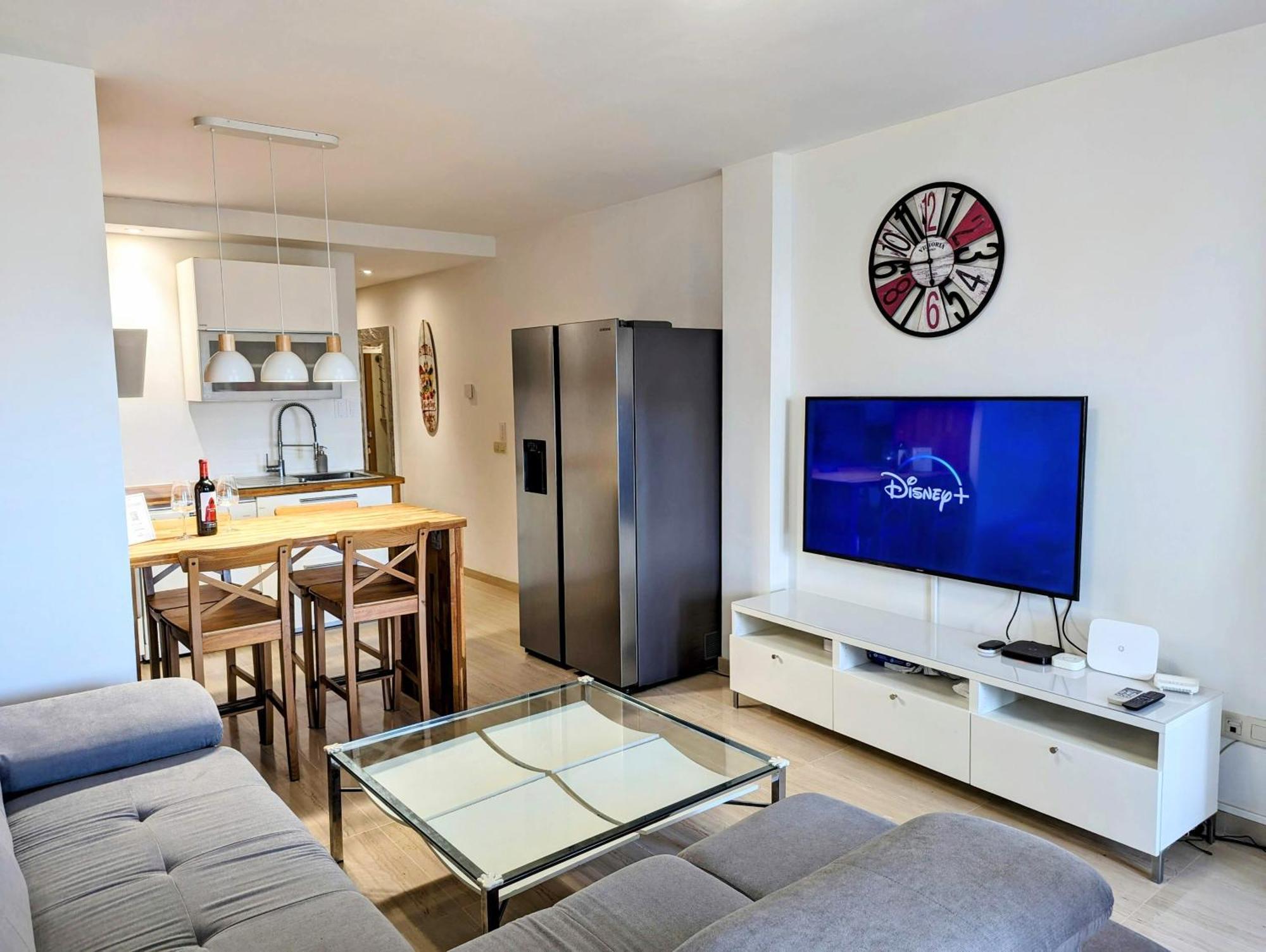 פואנגירולה Modern Penthouse Apartment - 1 Min From The Beach מראה חיצוני תמונה