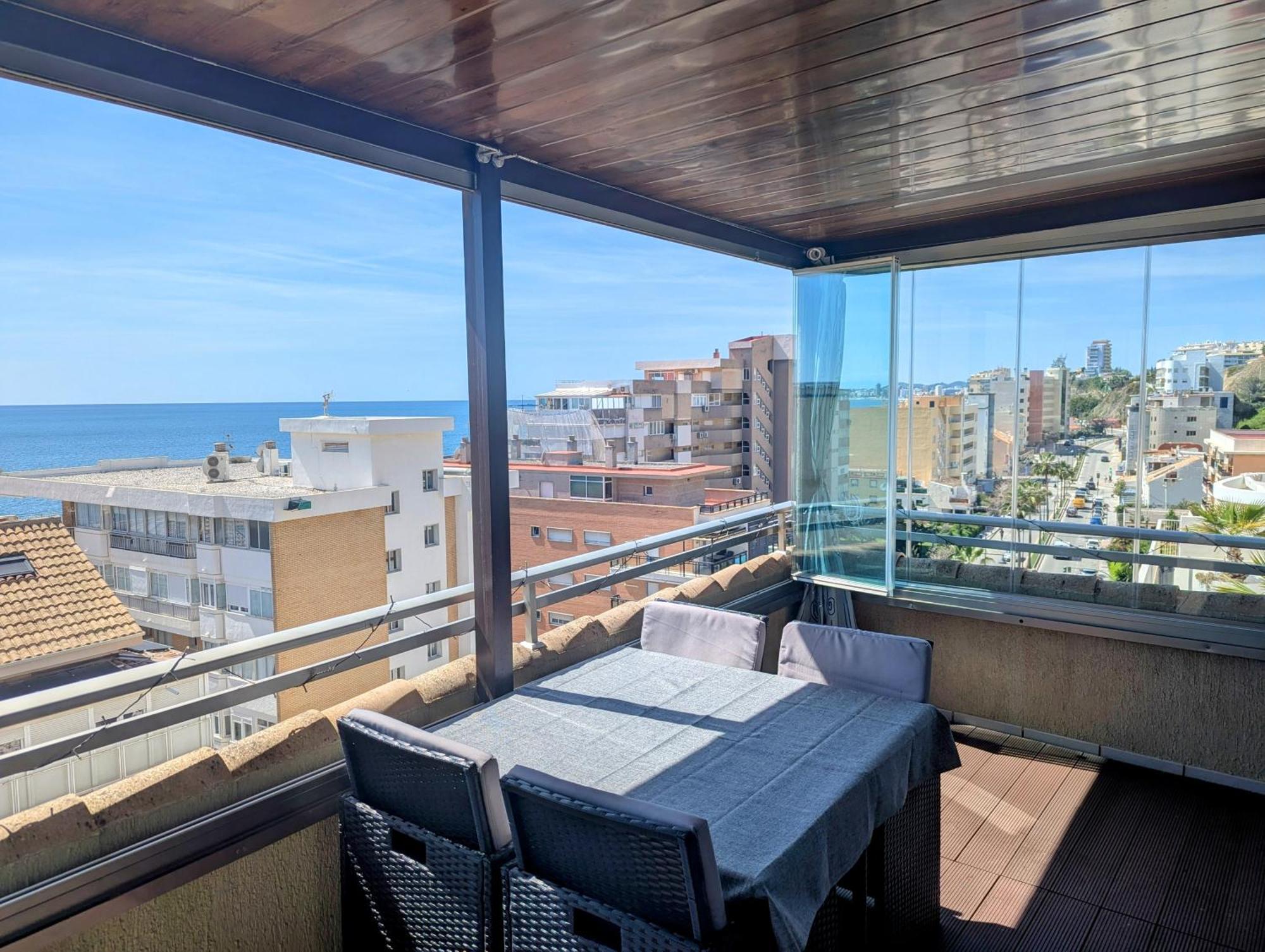 פואנגירולה Modern Penthouse Apartment - 1 Min From The Beach מראה חיצוני תמונה